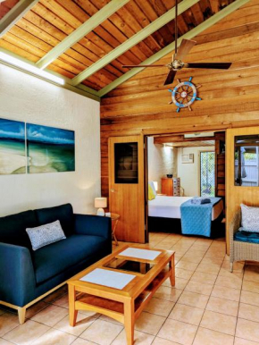 Beachside Cottage - A Private Peaceful Hidden Gem 50m to Beach